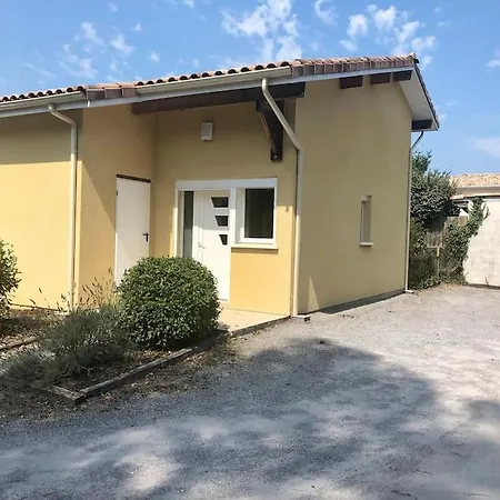 Сasa de vacaciones Au Calme, Maison T3 Neuf Avec Jardin A Cassy Lanton