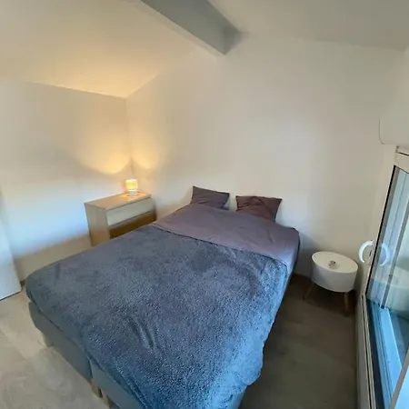 Hébergement de vacances Au Calme, Maison T3 Neuf Avec Jardin à Cassy Lanton