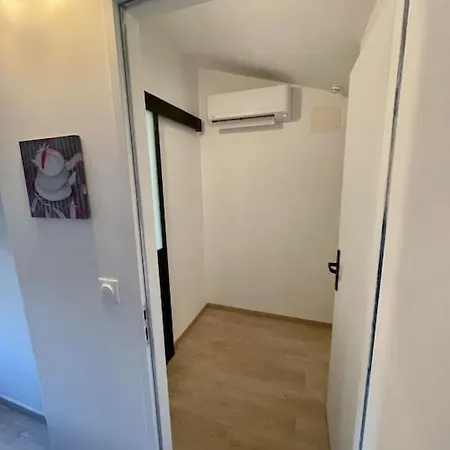 Hébergement de vacances Au Calme, Maison T3 Neuf Avec Jardin à Cassy